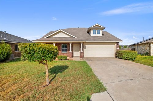 205 N Hunting Lodge Ln, Bastrop, TX, 78602-3952 | Card Image