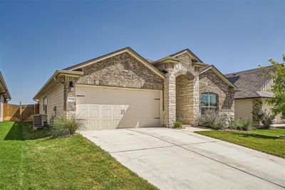 1936 T H Johnson Drive, House other with 4 bedrooms, 2 bathrooms and 4 parking in Taylor TX | Image 3