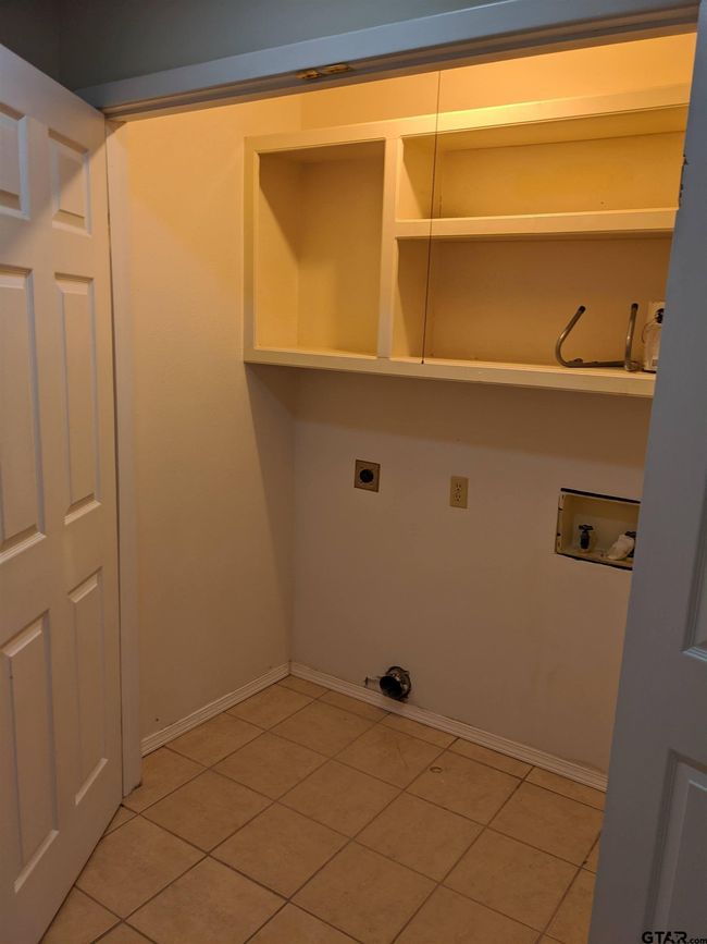 APT-226 - 809 N Broad St, Townhouse with 2 bedrooms, 2 bathrooms and null parking in Chandler TX | Image 14