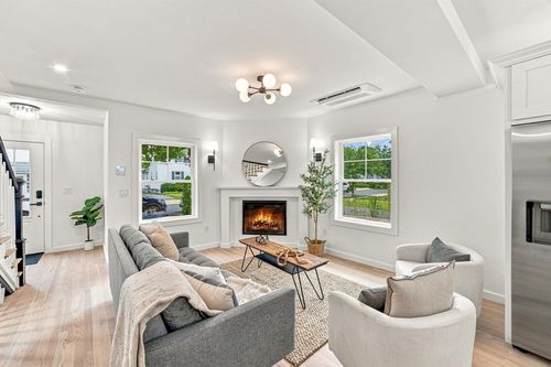 a-18 Jefferson Rd, Wakefield, MA, 01880-3318 | Card Image