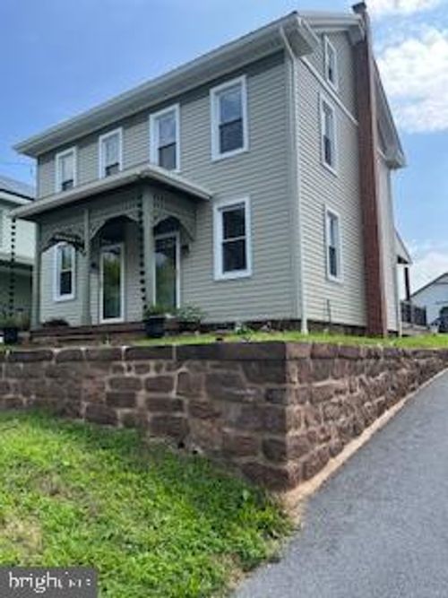 334 S Market St, SCHAEFFERSTOWN, PA, 17088-7022 | Card Image