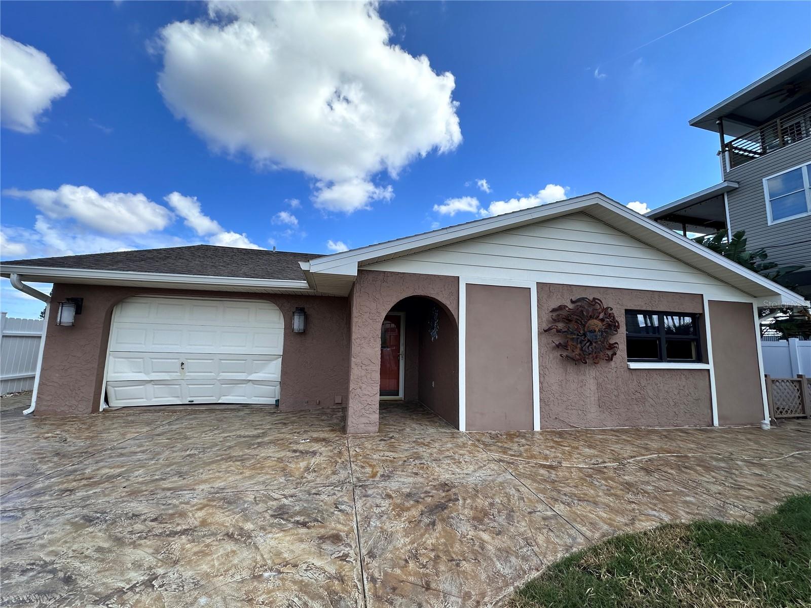 Harbor Dr, Hudson, FL 34667