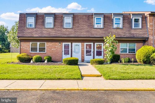 1218 Liberte Ct, BURLINGTON, NJ, 08016-2270 | Card Image