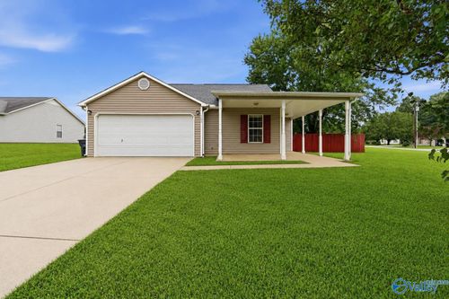 100 Green Lea Ln, New Market, AL, 35761-7707 | Card Image