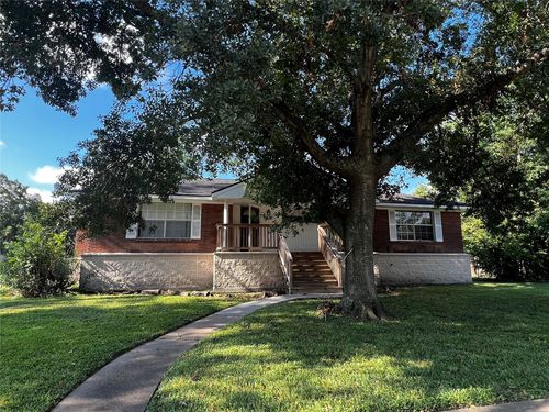 15703 Jersey Dr, Jersey Village, TX, 77040-2145 | Card Image