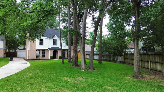 Majestic frontyard | Image 35