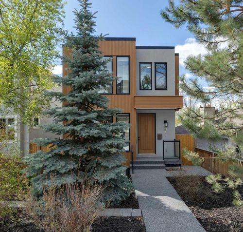 911 Drury Ave Ne, Calgary, AB, T2E0M3 | Card Image