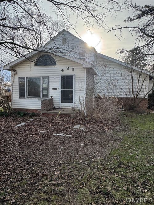 486 103rd St, Niagara Falls, NY, 14304-3628 | Card Image