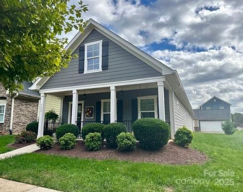 7520 Fairway Villa Cir, Denver, NC, 28037-0309 | Card Image