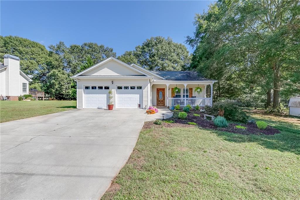 Meadow Dr, Royston, GA 30662