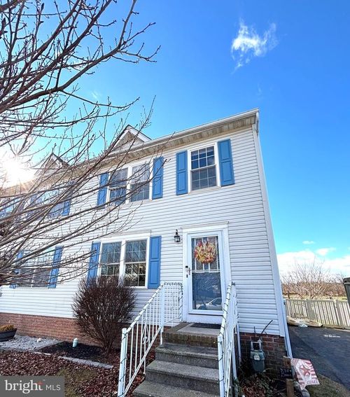 9 Westview Dr, MCSHERRYSTOWN, PA, 17344-1322 | Card Image