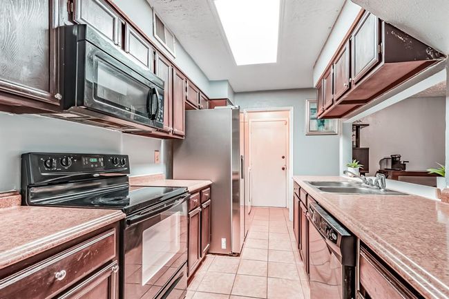 16619 Capewood Dr, House other with 2 bedrooms, 2 bathrooms and 2 parking in Humble TX | Image 6