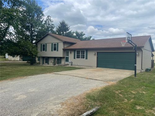 2872 E Empire Dr, Altamont, IL, 62411-3512 | Card Image