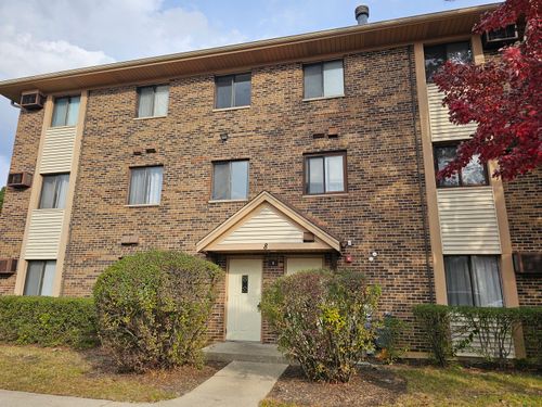 11-8 Parkside Court, Vernon Hills, IL, 60061 | Card Image