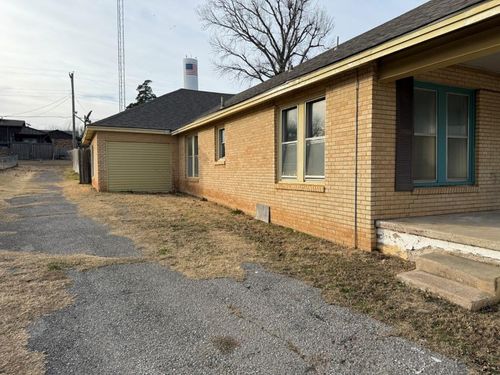 203 N Rush Ave, Rush Springs, OK, 73082-2418 | Card Image