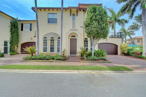 81 Via Poinciana St, Boca Raton, FL, 33487-1585 | Card Image