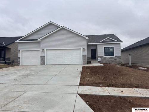 528 Woodsage Rd, Seward, NE, 68434-8113 | Card Image