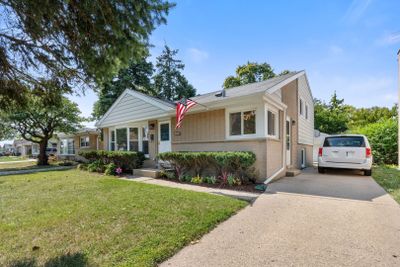 8900 N Ozanam Avenue, House other with 3 bedrooms, 2 bathrooms and 2 parking in Niles IL | Image 2