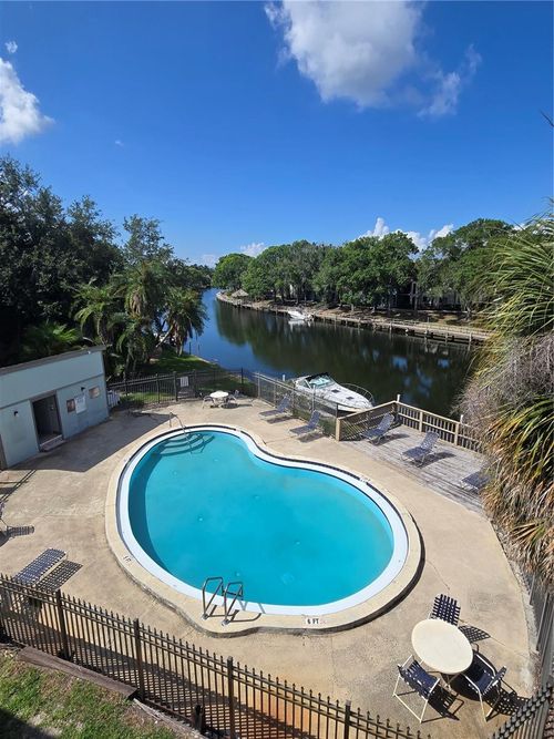 5b4-6305 Newtown Cir, Tampa, FL, 33615-3603 | Card Image