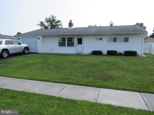 35 Beechtree Rd, LEVITTOWN, PA, 19057-3011 | Card Image