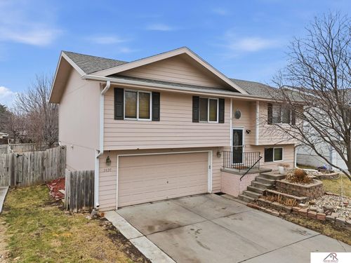 2420 Sw 17th St, Lincoln, NE, 68522-2440 | Card Image