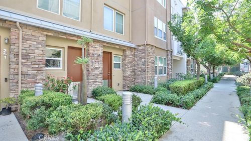 253 E Jeanette Ln, Santa Ana, CA, 92705-6016 | Card Image