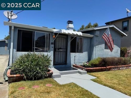 572 Meek Ave, Hayward, CA, 94541-6424 | Card Image