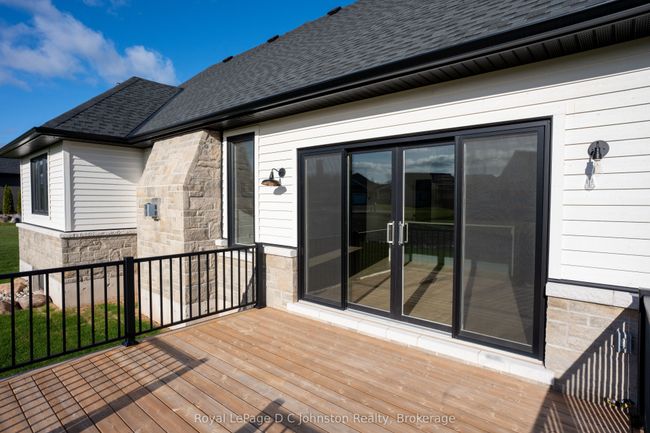 546 Algonquin Trail, House other with 2 bedrooms, 2 bathrooms and 4 parking in Grey ON | Image 4