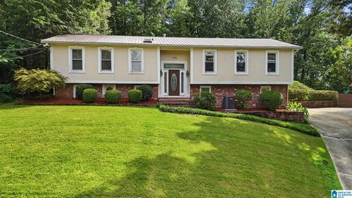 1700 Woodview Cir, PELHAM, AL, 35124-1022 | Card Image