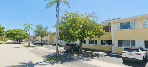 728-5840 Ne 22nd Way, Fort Lauderdale, FL, 33308-2682 | Card Image