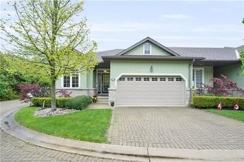 34 Oakwood Links Lane, Grand Bend, ON, N0M1T0 | Card Image