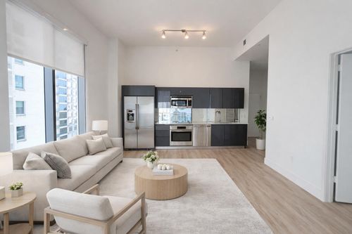 2708-31 Se 6th St, Miami, FL, 33131-3098 | Card Image