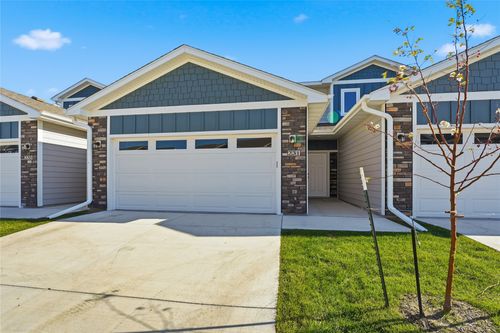 231 Nw Waverly Dr, Waukee, IA, 50263-1265 | Card Image