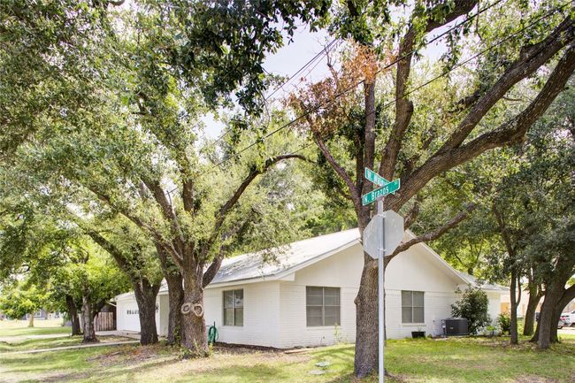 400 N Brazos, House other with 3 bedrooms, 2 bathrooms and null parking in Granger TX | Image 34