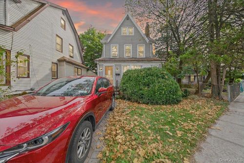 11221 212th St, Queens Village, NY, 11429-2309 | Card Image