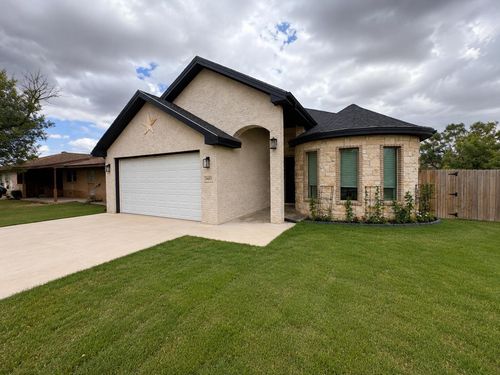2403 Alamesa Dr, Big Spring, TX, 79720-7318 | Card Image
