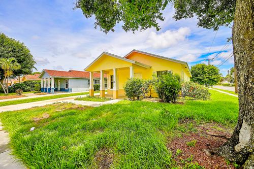 901 10th St, West Palm Beach, FL, 33401-3207 | Card Image