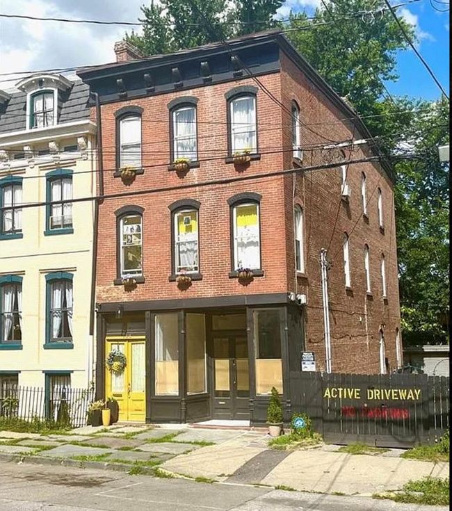 View of building exterior | Image 12