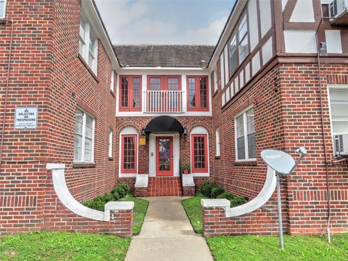 204-3920 Fannin St, Houston, TX, 77004-4067 | Card Image