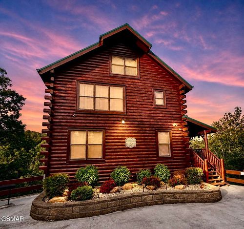 2869 White Oak Ridge Ln, Sevierville, TN, 37862-6164 | Card Image