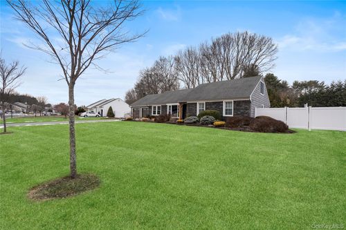 58 Timber Ridge Drive, Smithtown, NY, 11725 | Card Image
