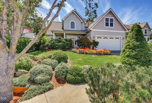 527 Sutton Pl, Ashland, OR, 97520-1481 | Card Image