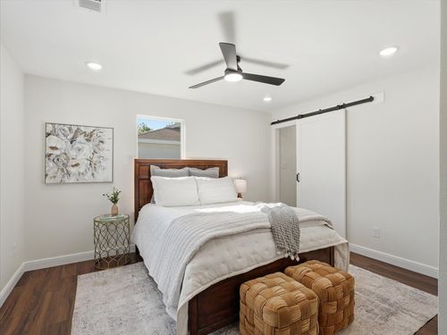 810 Cordell St, Denton, TX, 76201-2670 | Card Image