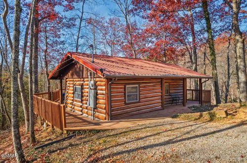 3847 Warden Branch Ln, Gatlinburg, TN, 37738-6386 | Card Image