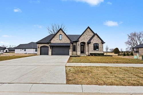 57192 Meadowridge Dr, Washington Township, MI, 48094-4012 | Card Image