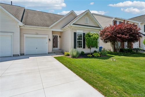 71 Carla Ln, West Seneca, NY, 14224-4465 | Card Image