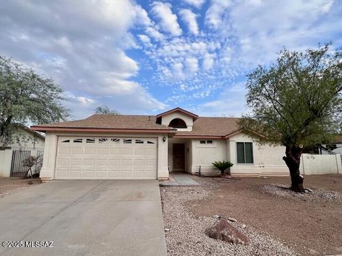 3132 W Avenida Isabel, Tucson, AZ, 85746-8227 | Card Image