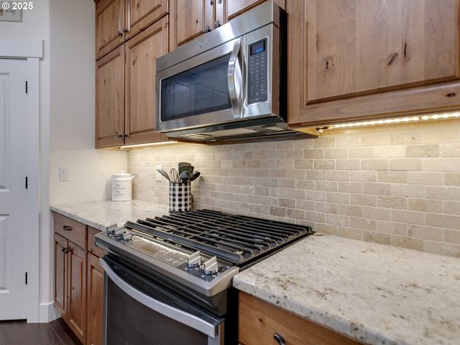 Kitchen | Image 10