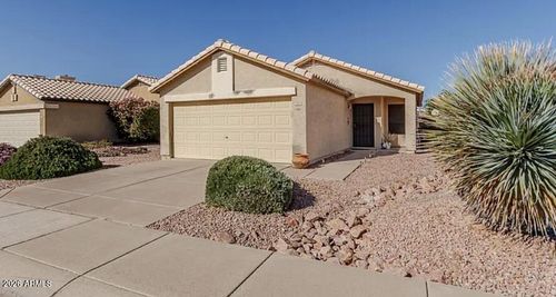 2112 E Robin Ln, Phoenix, AZ, 85024-6538 | Card Image