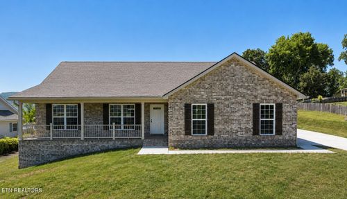 1635 Cavet Dr, Maryville, TN, 37803-2241 | Card Image